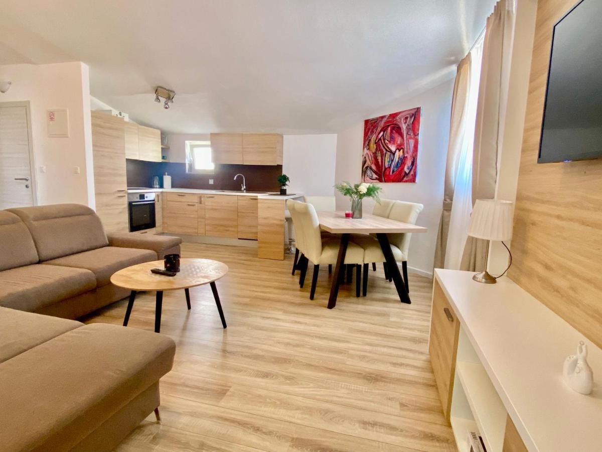 Golden Apartments ซาบอริซ ภายนอก รูปภาพ